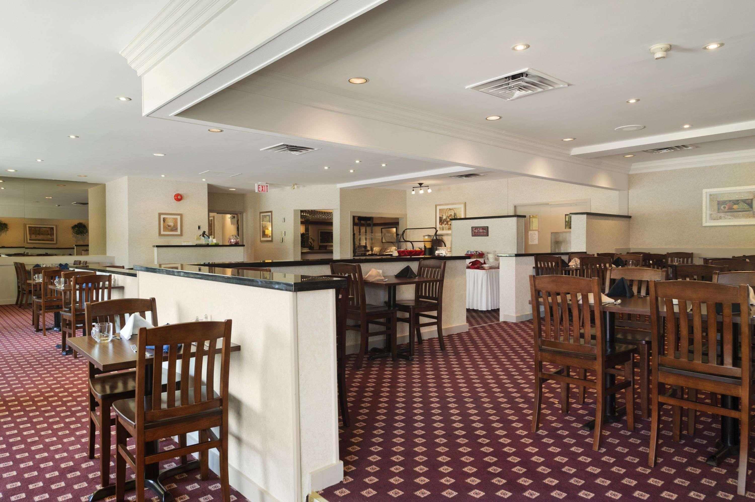Ramada By Wyndham Trenton Hotel Екстериор снимка