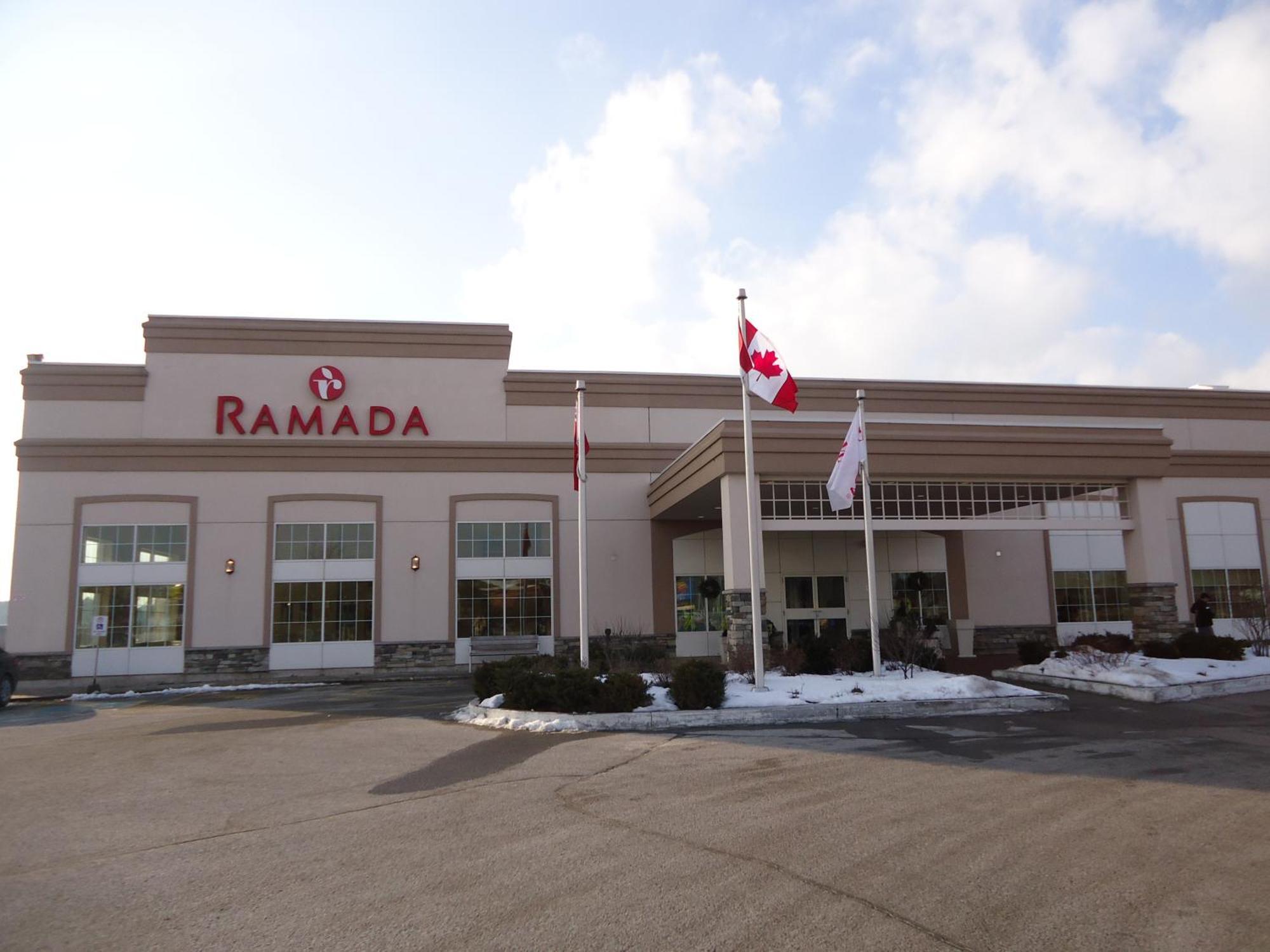 Ramada By Wyndham Trenton Hotel Екстериор снимка
