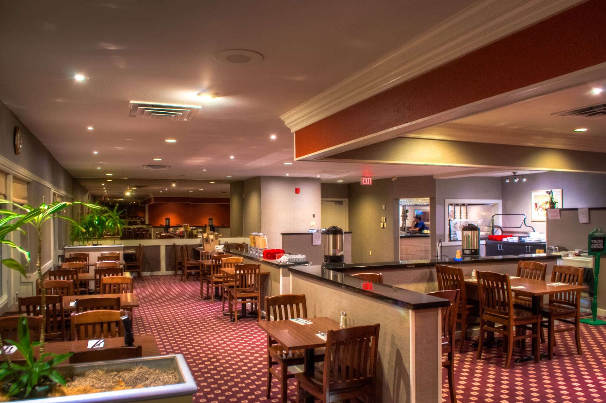 Ramada By Wyndham Trenton Hotel Екстериор снимка
